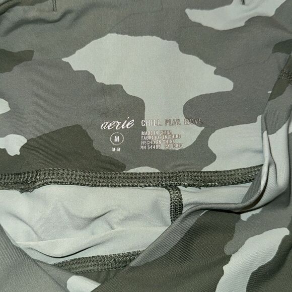 AERIE Buttery Soft Camo Leggings 💚 - Picture 7 of 7